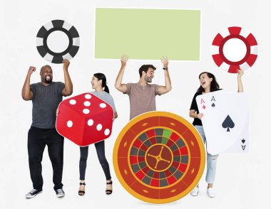 Casino kutsal kişilerin resmi tutan mutlu farklı kişi