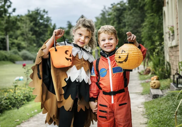 Kleine Kinder Auf Der Halloween Party — Stockfoto