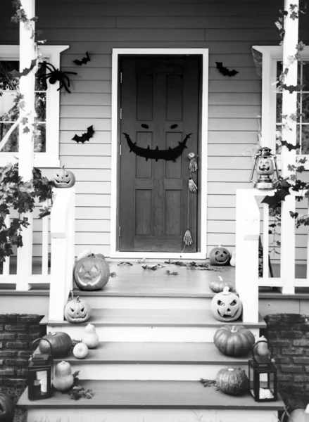 Halloween Kürbisse Und Dekorationen Vor Dem Haus — Stockfoto