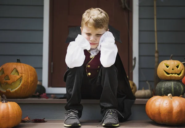 Szomorú Egy Halloween Jelmez Fiú — Stock Fotó