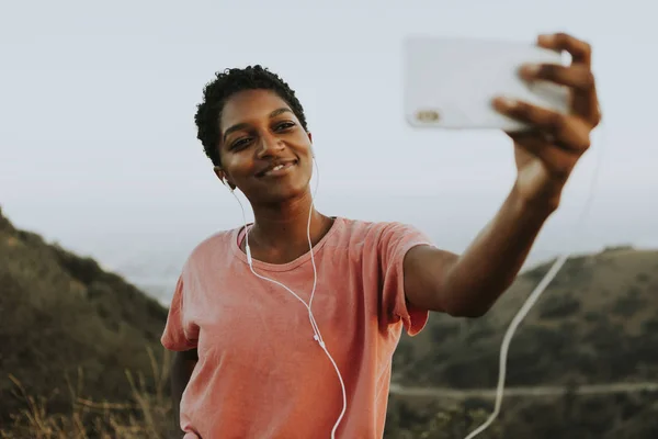 Kadın Bir Selfie Alarak Yapma — Stok fotoğraf