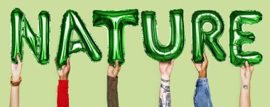 Balonlar kelime gösteren eller