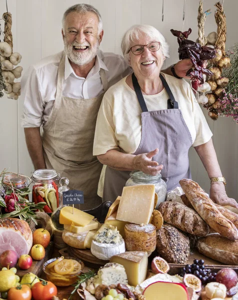 Coppia Anziana Che Lavora Negozio Fattoria — Foto Stock