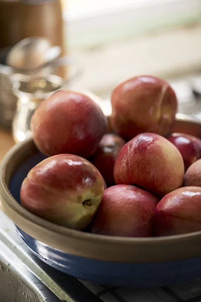 Fresh Organic Nectarines Bowl — Stock Photo, Image