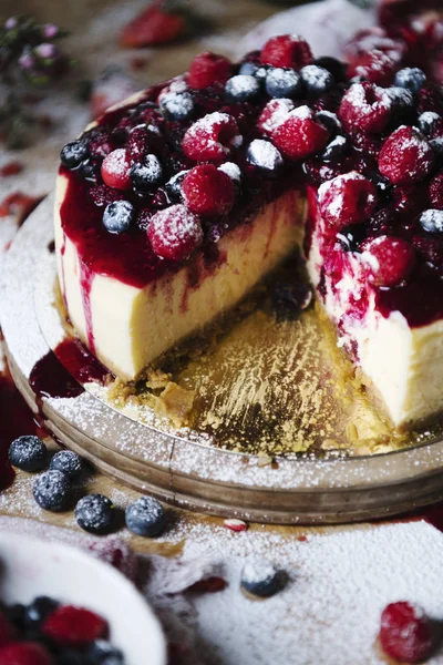 Mixed Berries Cheesecake Slice Cut Out — Stock Photo, Image