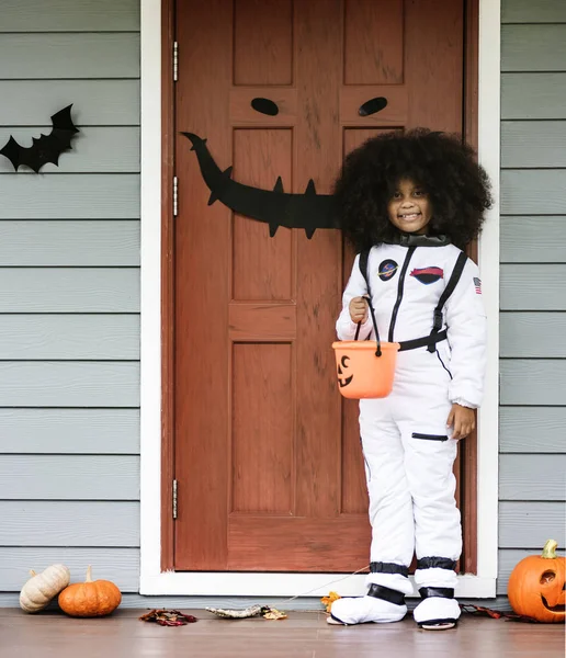 Kleines Mädchen Verkleidet Sich Für Halloween — Stockfoto