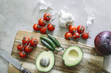 Taze guacamole için malzemeler