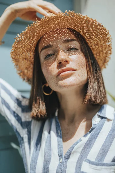 Portrait Young Woman Freckles — Stock Photo, Image