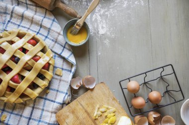 Ev yapımı karışık berry pie gıda fotoğraf tarifi fikir