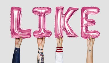 Pembe alfabe helyum balonları gibi metin şekillendirme