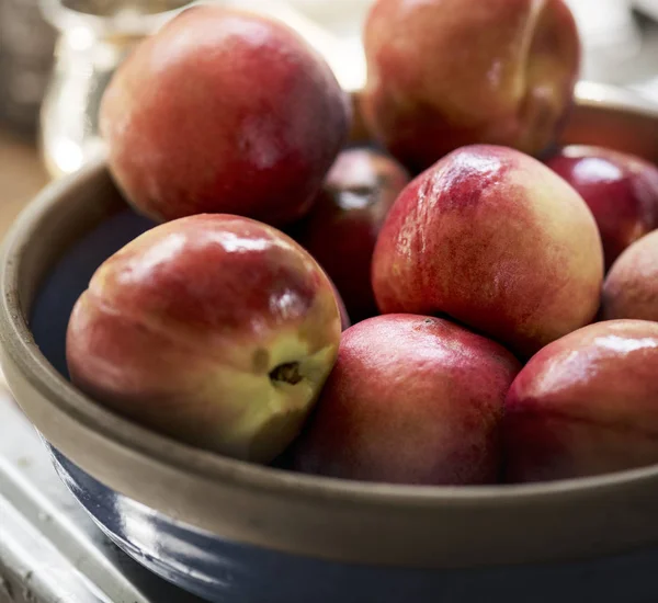 Fresh Organic Nectarines Bowl — Stock Photo, Image