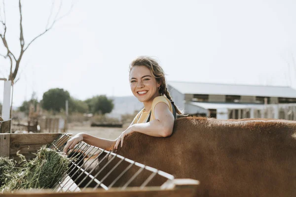 Woman Taking Care Animals Sanctuary Soledad — Stock Photo, Image