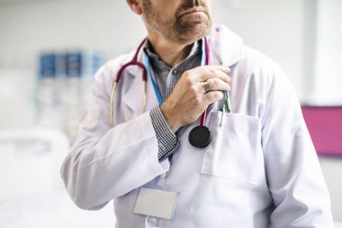 Kalemini için ulaşan doktor