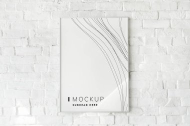 Fotoğraf çerçevesi mockup duvardaki