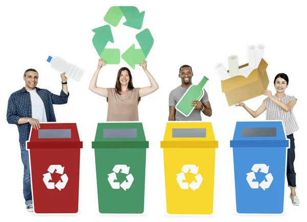 Grupo Pessoas Segurando Ícones Reciclagem — Fotografia de Stock