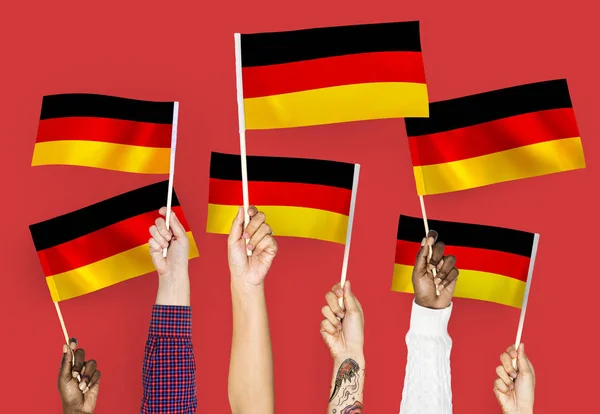 Les Mains Agitant Les Drapeaux Allemagne — Photo