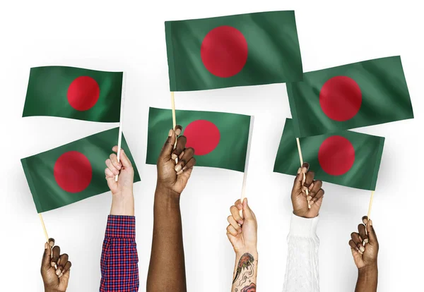 Ruce Mávali Vlajkami Bangladéše — Stock fotografie