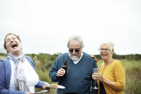 Para Senior Yang Ceria Bersenang Senang — Stok Foto