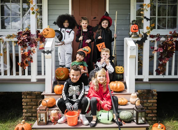 Küçük Çocuklar Cadılar Bayramı Kostümleri — Stok fotoğraf