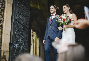 Yeni iki kiliseden yürüyor tarih Çrş