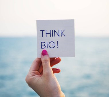 Bir not kağıdına büyük ifade düşünüyorum