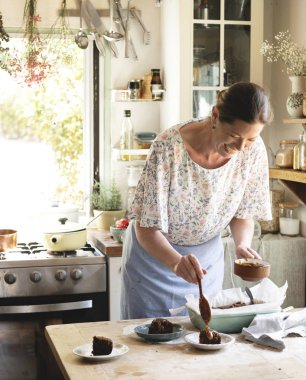 Baker ile tuzlu karamel kek yapma