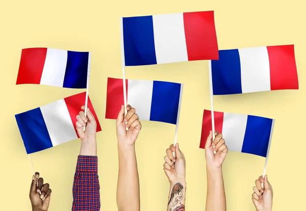 Ręce Wymachując Flagami Francji — Zdjęcie stockowe