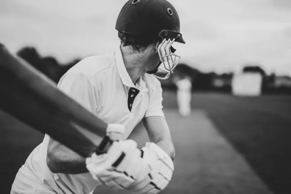 Cricketspieler Auf Dem Feld Aktion — Stockfoto