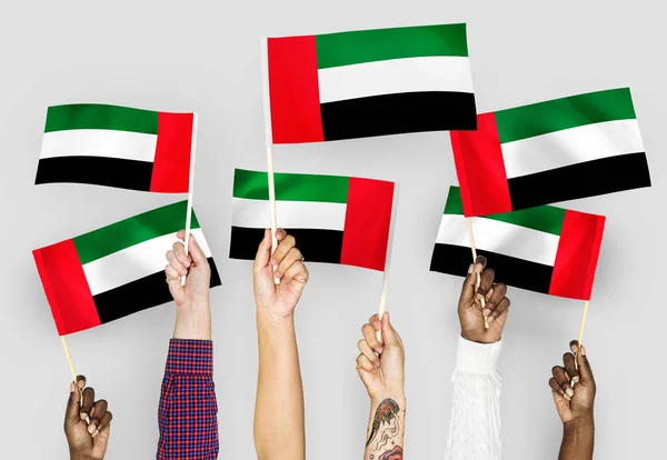 Handen Zwaaien Vlag Van Verenigde Arabische Emiraten — Stockfoto