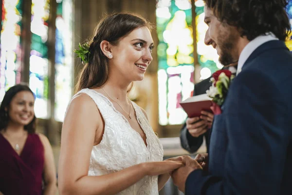 Braut Und Bräutigam Altar — Stockfoto