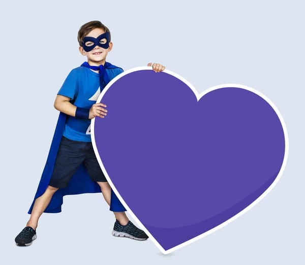 Super Herói Com Enorme Ícone Coração — Fotografia de Stock