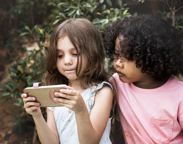 Children Playing Games Smartphone — Stock Photo, Image