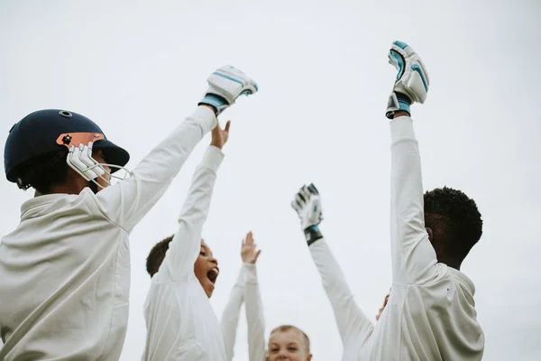 Jonge Cricketers Klaar Winnen Van Het Spel — Stockfoto