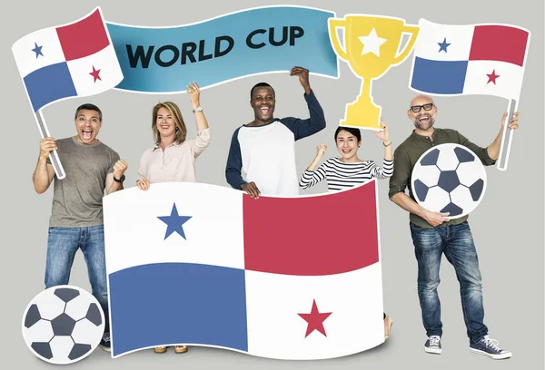 Rozmanité Fotbaloví Fanoušci Drží Panamská Vlajka — Stock fotografie