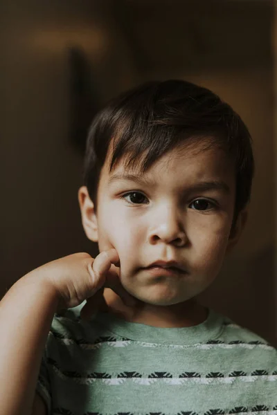Портрет Скептичного Обличчя Дитини — стокове фото