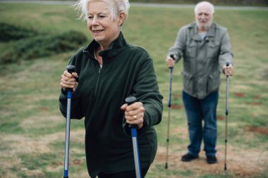 Etkin son sınıflar yarıyıl tatiline trekking direkleri