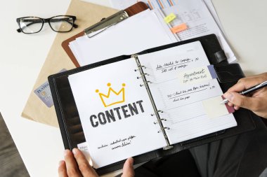 Word bir defterde yazılı içerik