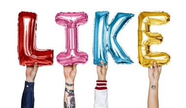 Renkli alfabe helyum balonları gibi metin şekillendirme