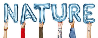 Balonlar kelime gösteren eller