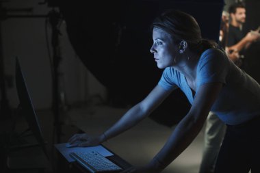 Bir Studio bilgisayarda yaratıcı çalışma