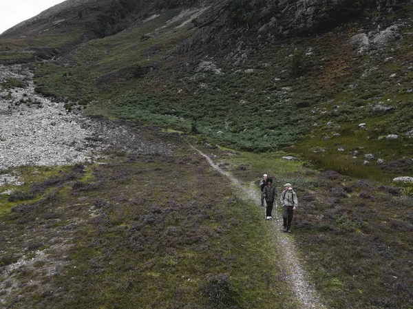 Group Friends Trekking Glen Etive Scotland — Stock Photo, Image