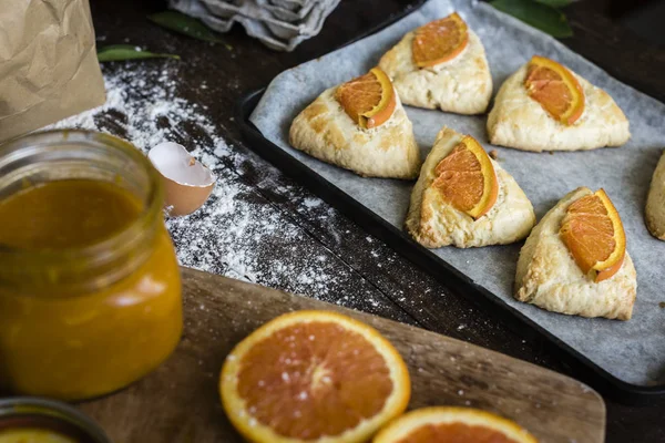 自家製オレンジ ジャム食品写真レシピ アイデア スコーン — ストック写真