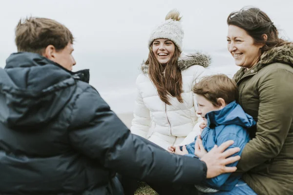 Lycklig Familj Kul Tillsammans — Stockfoto