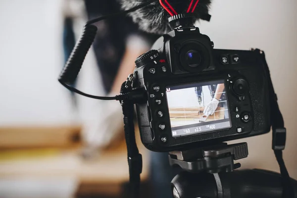 Κάμερα Που Καταγράφει Ένα Βίντεο Για Ένα Diy Blogger — Φωτογραφία Αρχείου