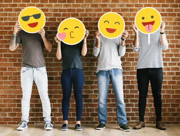 Pessoas Com Emoticons Positivos — Fotografia de Stock