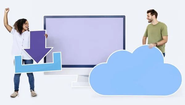 Persone Con Icone Legate Alla Tecnologia Cloud — Foto Stock