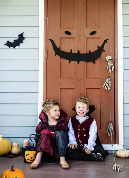 Little Children Trick Treating — Stock Photo, Image