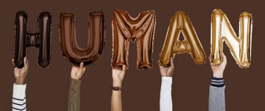 Balonlar kelime gösteren eller