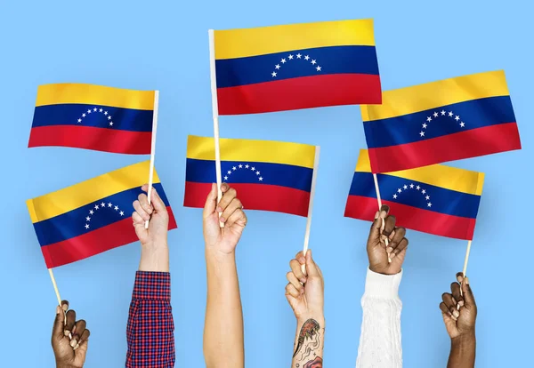 베네수엘라의 깃발을 흔들며 — 스톡 사진