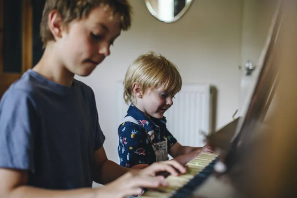 Brothers Playing Piano — Stock Photo, Image